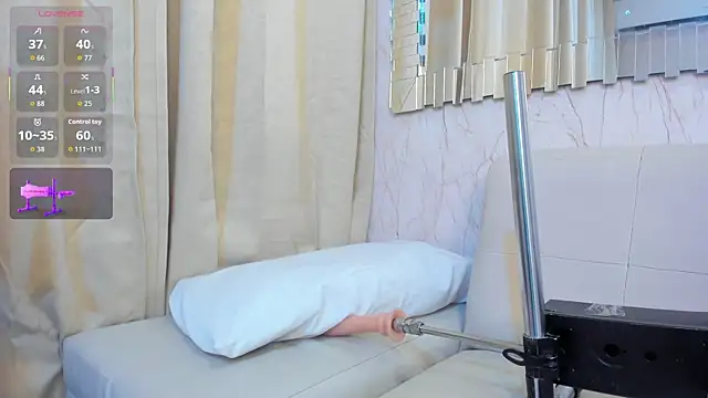 PamelaAddams  online show from 8, 11, 2025