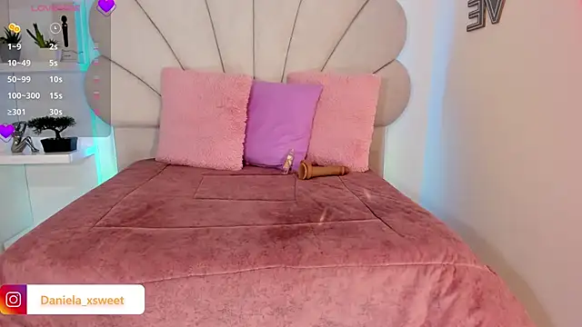 Danielaangelina online show from 7, 4, 2026