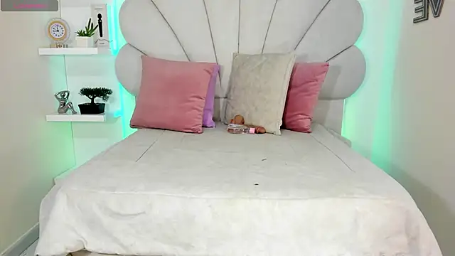 Danielaangelina online show from 15, 4, 2026