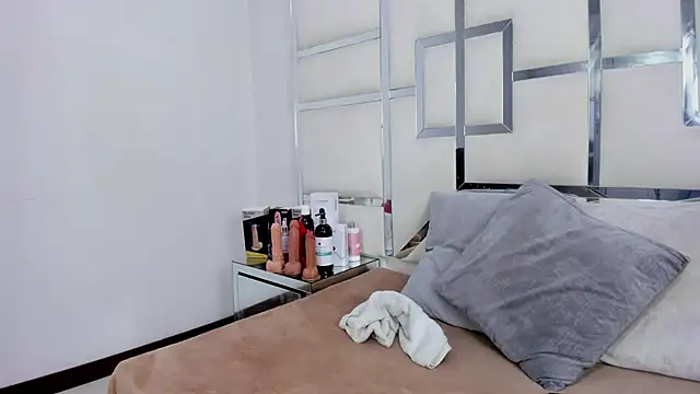 ZoeWan69 online show from 23, 9, 2025