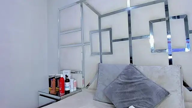 ZoeWan69 online show from 20, 10, 2025