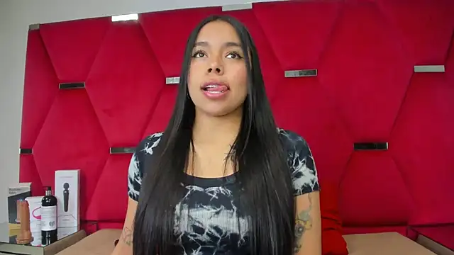 ZoeWan69 online show from 16, 10, 2025