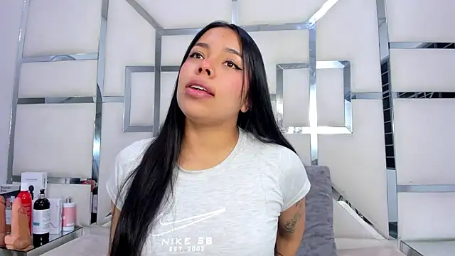 ZoeWan69 online show from 14, 11, 2025