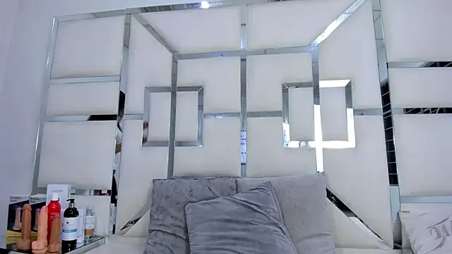 ZoeWan69 online show from 3, 12, 2025