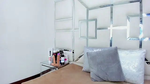 ZoeWan69 online show from 18, 3, 2025