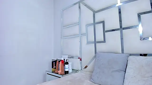 ZoeWan69 online show from 23, 10, 2025