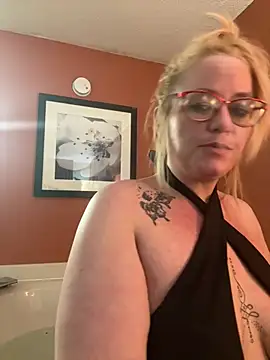 Snapshot of CutiepieMandii143 chatting on 21, 2, 2025 CutiepieMandii143 online show from 21, 2, 2025