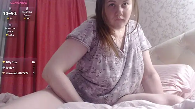 Snapshot of MisticMuse chatting on 10, 9, 2025 MisticMuse online show from 10, 9, 2025