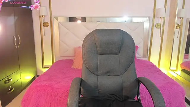 Snapshot of victoria__Smith chatting on 29, 10, 2025 victoria Smith online show from 29, 10, 2025