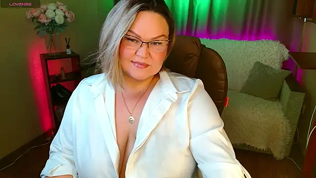 Vivien  wet online show from 23, 9, 2025