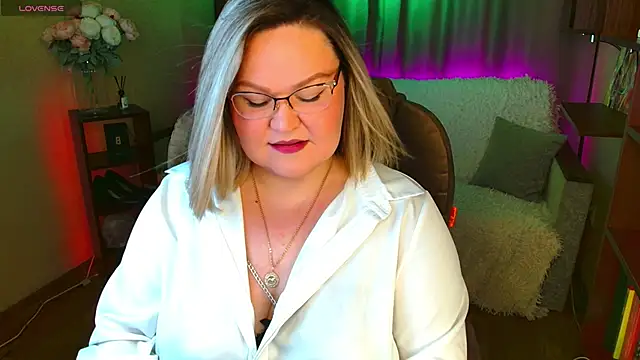 Vivien  wet online show from 22, 11, 2025