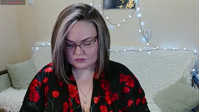 Vivien  wet online show from 1, 2, 2025