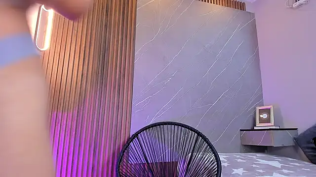 Snapshot of ariana_jhonson1 chatting on 12, 3, 2025 ariana jhonson1 online show from 12, 3, 2025