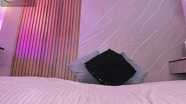 Snapshot of ariana_jhonson1 chatting on 24, 11, 2025 ariana jhonson1 online show from 24, 11, 2025