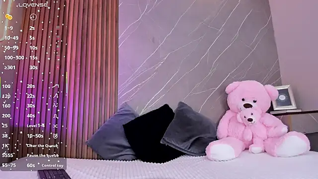 Snapshot of ariana_jhonson1 chatting on 10, 10, 2025 ariana jhonson1 online show from 10, 10, 2025