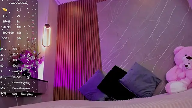 Snapshot of ariana_jhonson1 chatting on 3, 10, 2025 ariana jhonson1 online show from 3, 10, 2025