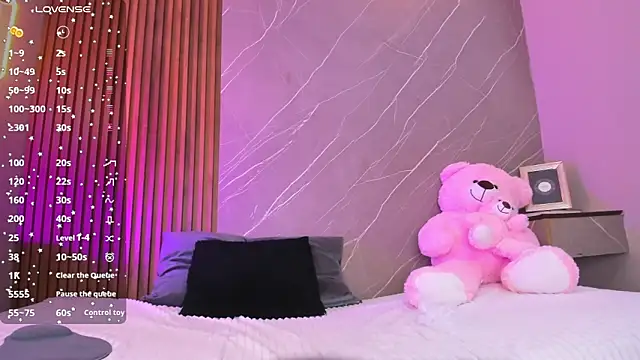 Snapshot of ariana_jhonson1 chatting on 9, 9, 2025 ariana jhonson1 online show from 9, 9, 2025