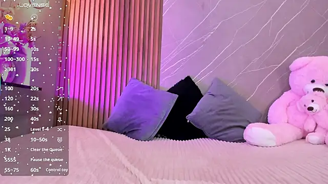 Snapshot of ariana_jhonson1 chatting on 22, 10, 2025 ariana jhonson1 online show from 22, 10, 2025