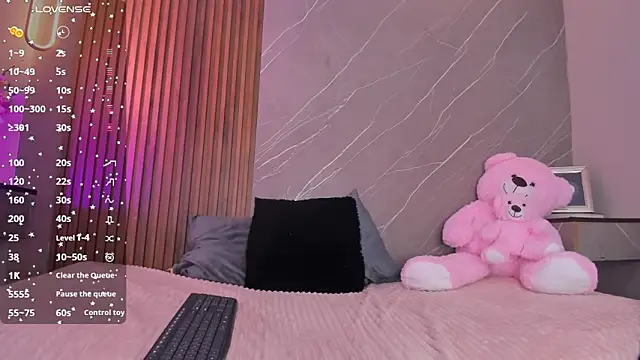 Snapshot of ariana_jhonson1 chatting on 13, 9, 2025 ariana jhonson1 online show from 13, 9, 2025