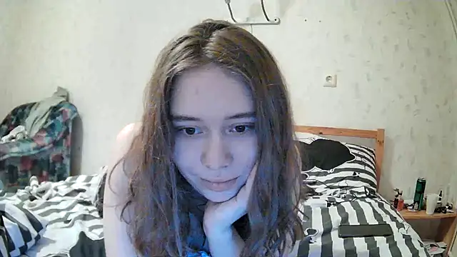 girliemilk online show from 11, 3, 2025