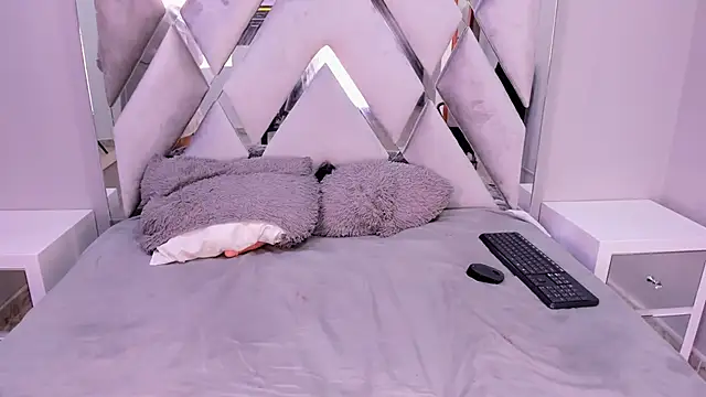 Your Lady Milf online show from 18, 3, 2025