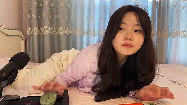 nanaliu6 online show from 11, 11, 2025