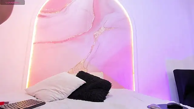 Snapshot of Sofii_Lopezz chatting on 27, 10, 2025 Sofii Lopezz online show from 27, 10, 2025