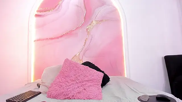 Snapshot of Sofii_Lopezz chatting on 7, 11, 2025 Sofii Lopezz online show from 7, 11, 2025