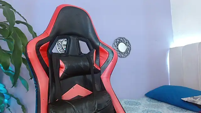 triana crimson online show from 5, 10, 2025