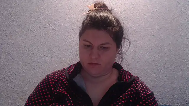 KiraSwee online show from 4, 12, 2025