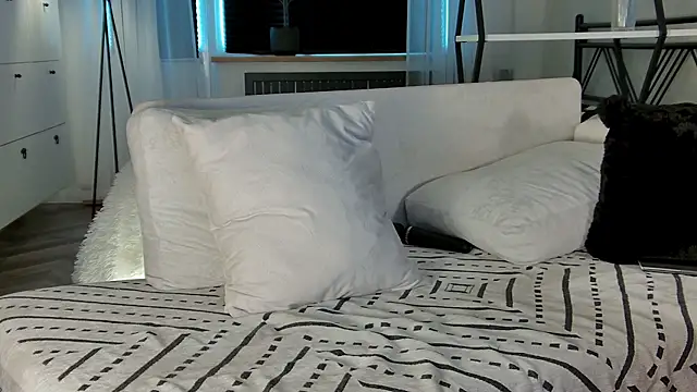 emiljanna online show from 17, 10, 2025