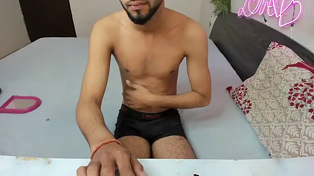 Queen Couple online show from 6, 11, 2025