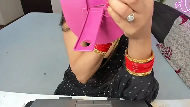 Queen Couple online show from 18, 2, 2026