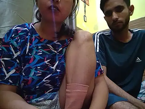 Queen Couple online show from 3, 3, 2025