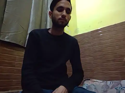 Queen Couple online show from 8, 3, 2025