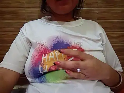 Queen Couple online show from 9, 3, 2025