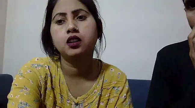 Queen Couple online show from 8, 3, 2025