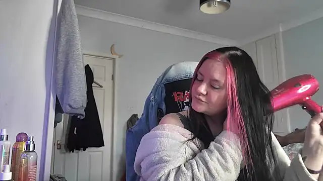 Snapshot of AureliaXOX chatting on 2, 11, 2025 AureliaXOX online show from 2, 11, 2025