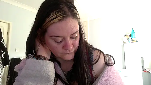 Snapshot of AureliaXOX chatting on 14, 2, 2025 AureliaXOX online show from 14, 2, 2025