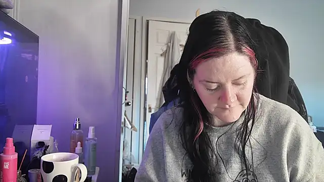 Snapshot of AureliaXOX chatting on 2, 12, 2025 AureliaXOX online show from 2, 12, 2025