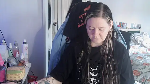 Snapshot of AureliaXOX chatting on 2, 10, 2025 AureliaXOX online show from 2, 10, 2025