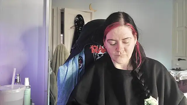 Snapshot of AureliaXOX chatting on 18, 11, 2025 AureliaXOX online show from 18, 11, 2025