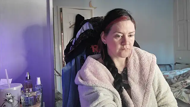 AureliaXOX online show from 4, 12, 2025