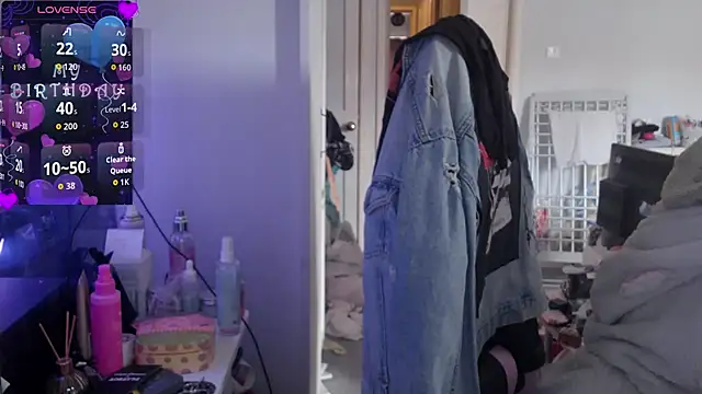 Snapshot of AureliaXOX chatting on 22, 10, 2025 AureliaXOX online show from 22, 10, 2025