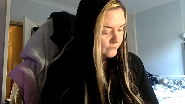 Snapshot of AureliaXOX chatting on 6, 2, 2025 AureliaXOX online show from 6, 2, 2025