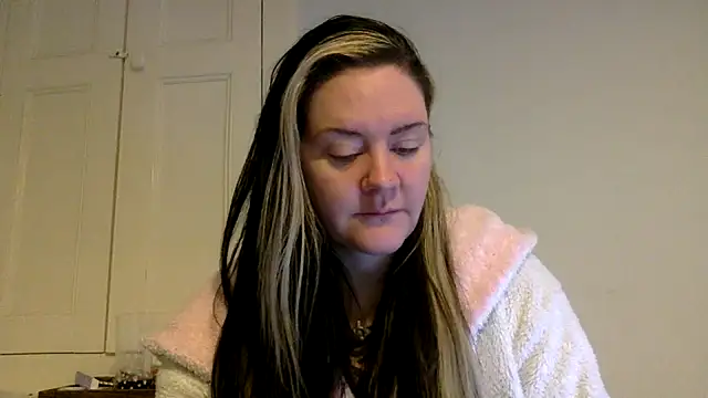 Snapshot of AureliaXOX chatting on 12, 2, 2025 AureliaXOX online show from 12, 2, 2025