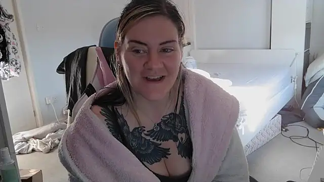 Snapshot of AureliaXOX chatting on 2, 3, 2025 AureliaXOX online show from 2, 3, 2025