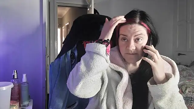 Snapshot of AureliaXOX chatting on 21, 11, 2025 AureliaXOX online show from 21, 11, 2025