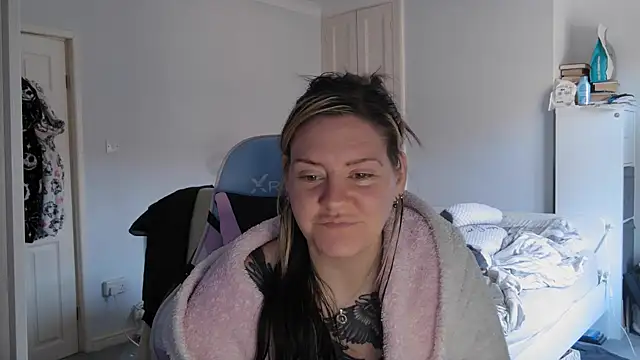 Snapshot of AureliaXOX chatting on 2, 3, 2025 AureliaXOX online show from 2, 3, 2025