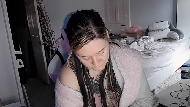 Snapshot of AureliaXOX chatting on 23, 2, 2025 AureliaXOX online show from 23, 2, 2025